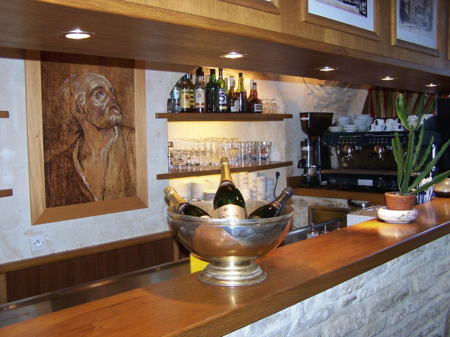 Hostellerie Saint Martin- Logis Hotel Et Restaurant Creully sur Seulles Exterior photo