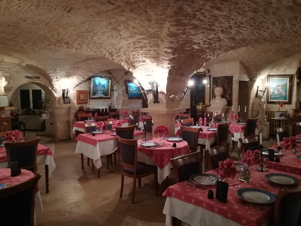 Hostellerie Saint Martin- Logis Hotel Et Restaurant Creully sur Seulles Exterior photo