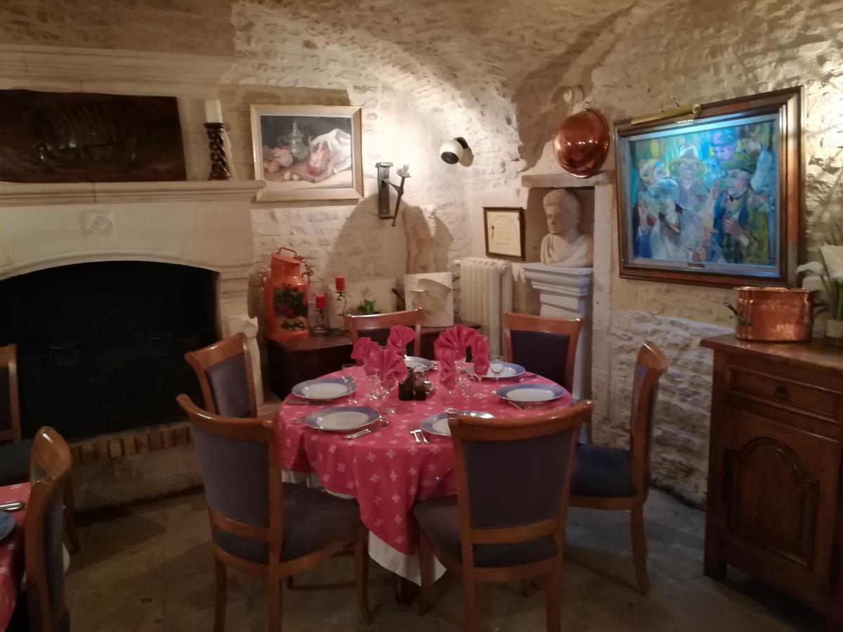 Hostellerie Saint Martin- Logis Hotel Et Restaurant Creully sur Seulles Exterior photo