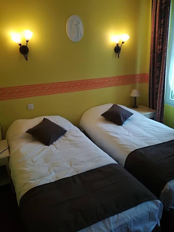 Hostellerie Saint Martin- Logis Hotel Et Restaurant Creully sur Seulles Exterior photo