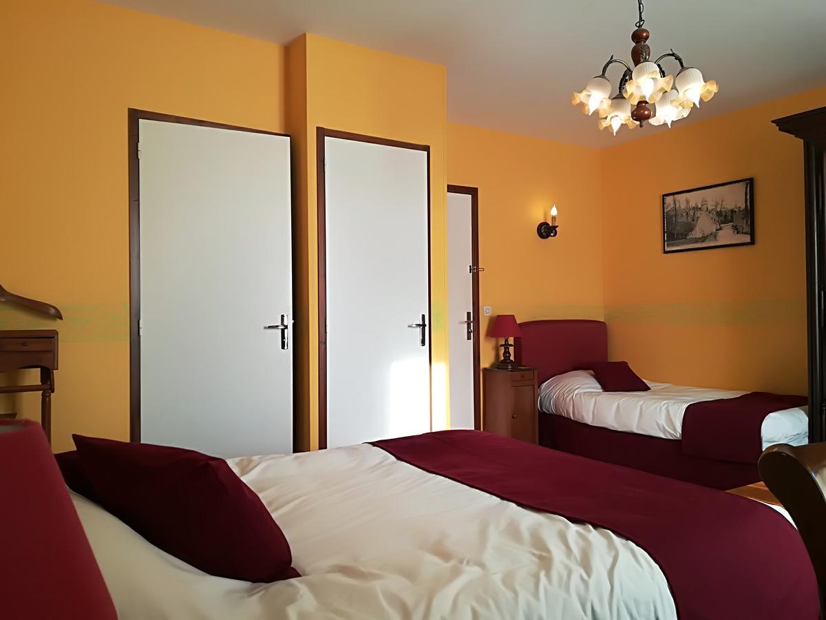 Hostellerie Saint Martin- Logis Hotel Et Restaurant Creully sur Seulles Exterior photo